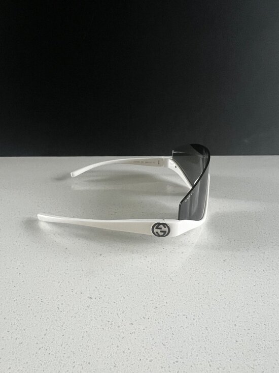 GUCCI GG1650S 007 Interlocking G WHITE shield-frame sunglasses main image 5
